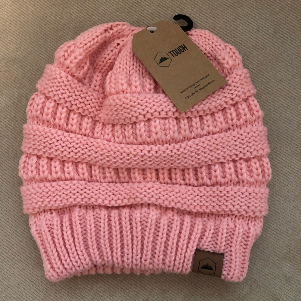 NWT Cable knit beanie